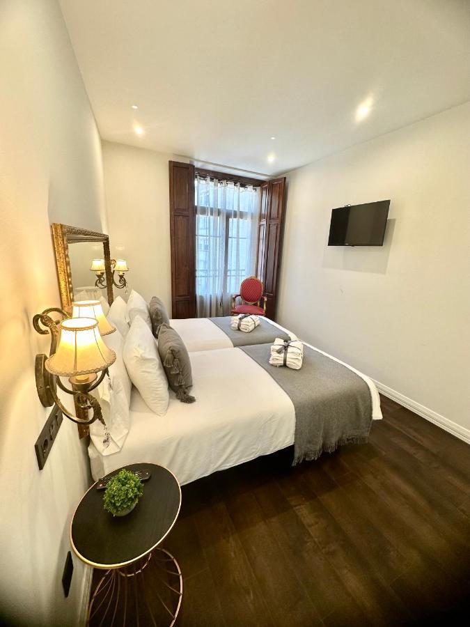 Claren'S Boutique Rooms Cangas De Narcea Exteriör bild