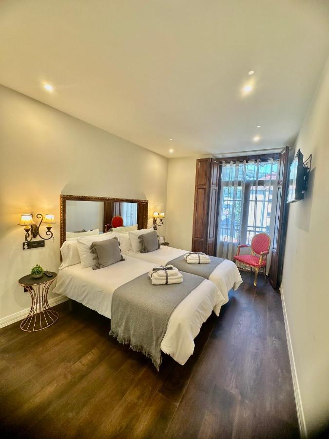 Claren'S Boutique Rooms Cangas De Narcea Exteriör bild