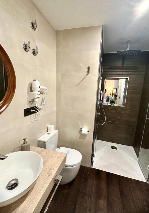 Claren'S Boutique Rooms Cangas De Narcea Exteriör bild