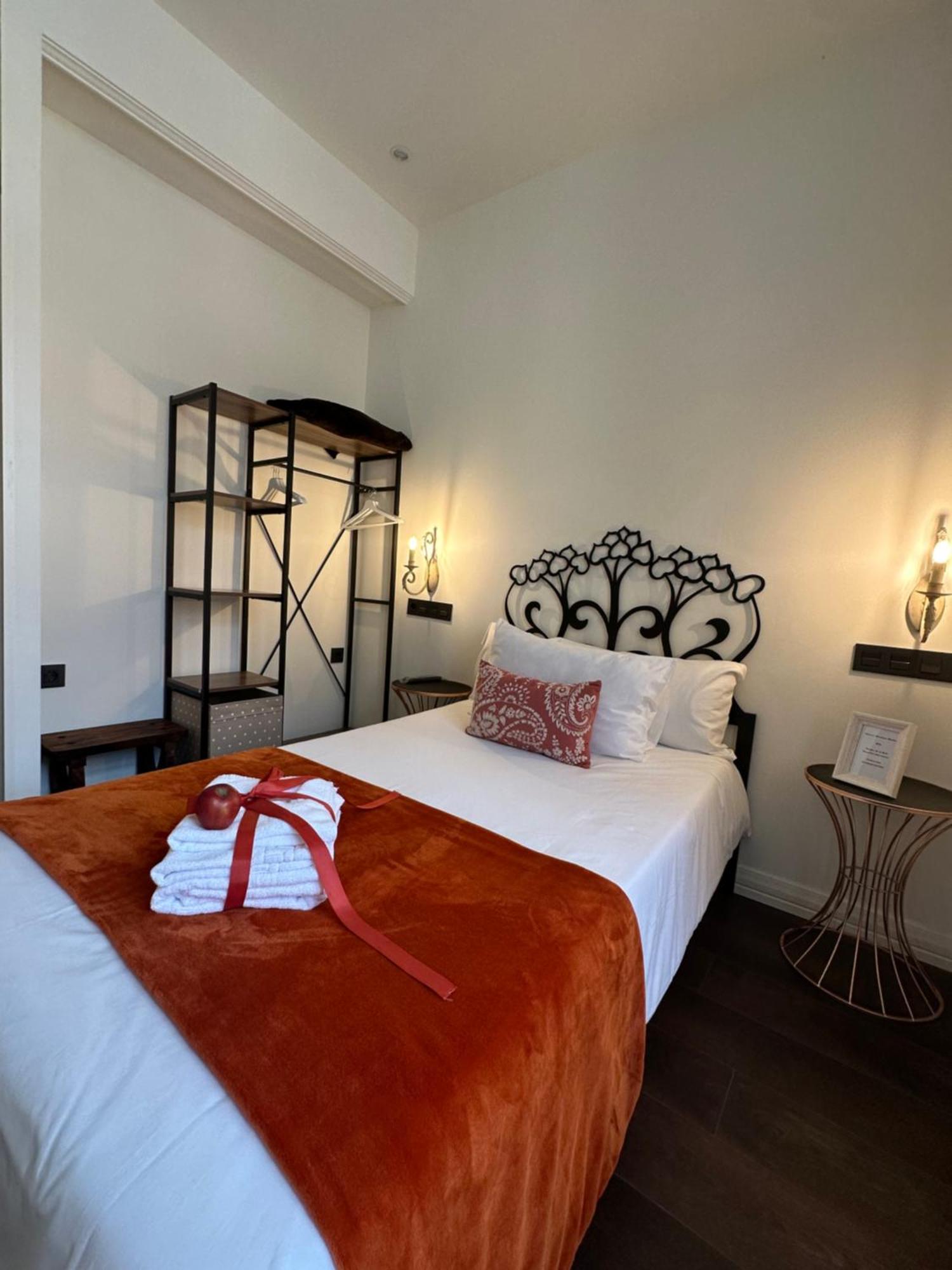 Claren'S Boutique Rooms Cangas De Narcea Exteriör bild