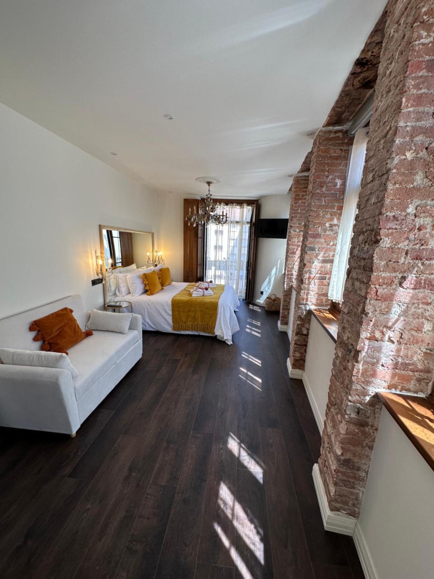 Claren'S Boutique Rooms Cangas De Narcea Exteriör bild